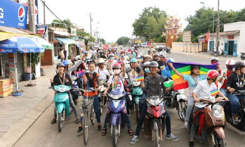 Chủ nhật vừa qua (16/8), sự kiện Viet Pride (Ngày hội tự hào đồng tính) đã được diễn ra tại thành phố Tây Ninh với sự tham gia của hơn 300 người.