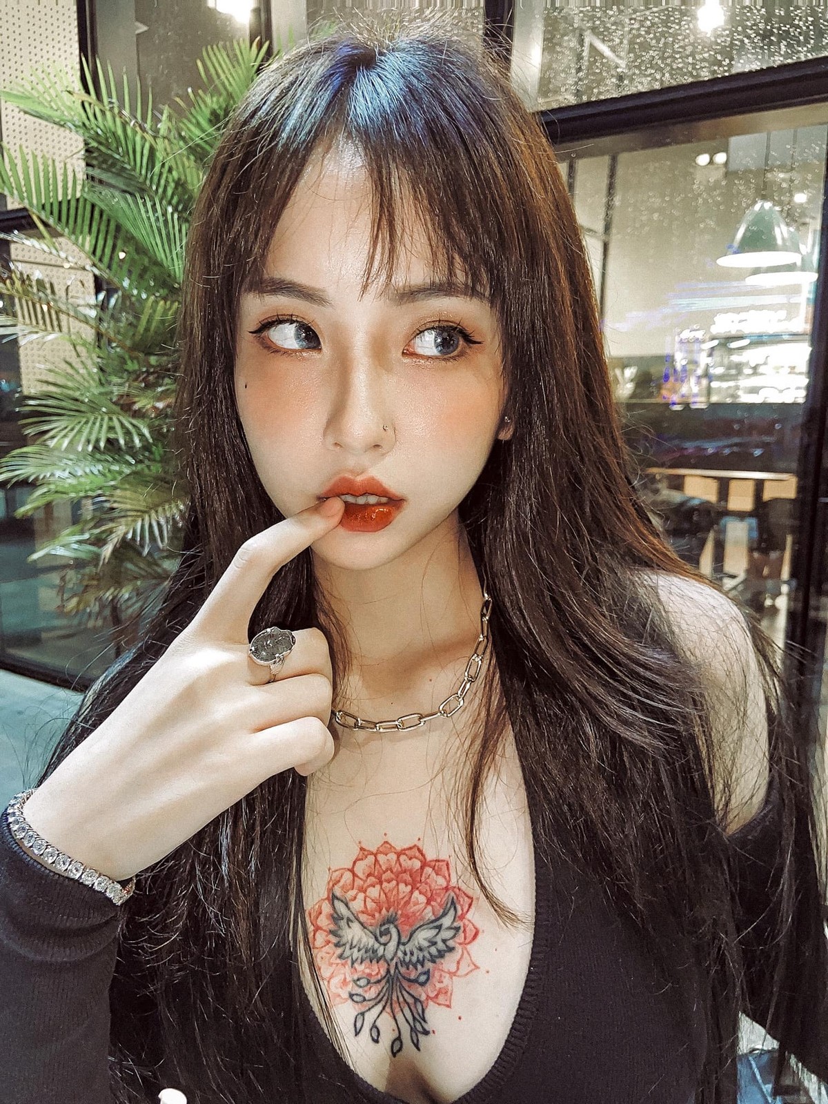 Phan Thị Nhã Trân là  hot girl sở hữu lượng follow "khủng" trên Instagram.