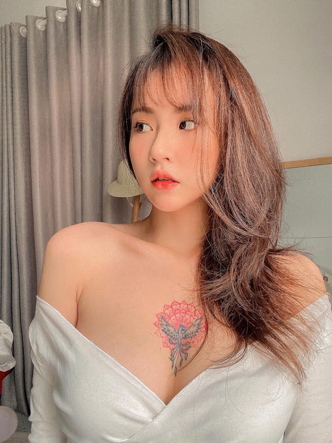 Phan Thị Nhã Trân là  hot girl sở hữu lượng follow "khủng" trên Instagram.