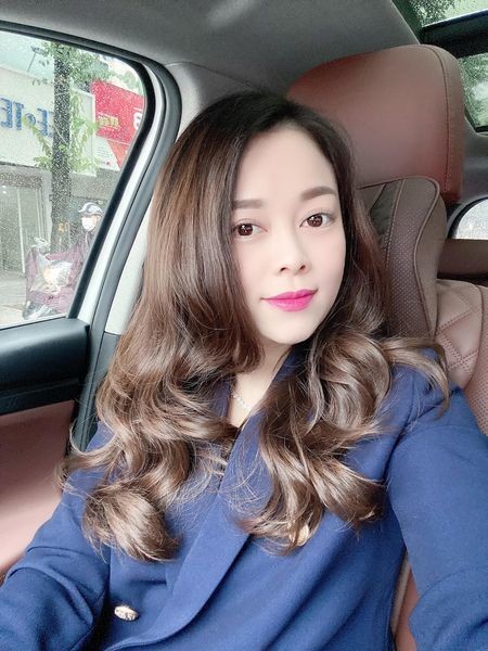 Trong giới hot mom Hà thành,  Hằng Túi (tên thật Nguyễn Bích Hằng, sinh năm 1987) là cái tên quen thuộc.