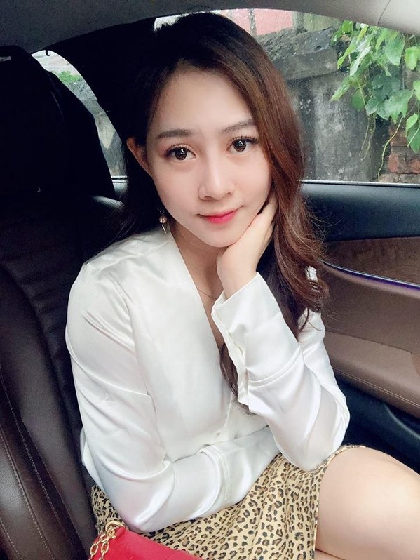 Yến Xôi (Đinh Hải Yến) hay còn được gọi là  hot girl Kem Xôi, là diễn viên nổi tiếng của nhóm hài Kem Xôi TV.