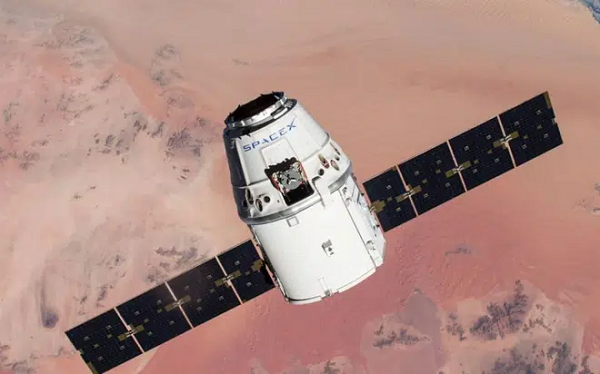  SpaceX đang lên kế hoạch cho chuyến bay thương mại thuần túy đầu tiên lên vũ trụ trước cuối năm nay và đã thông báo tuyển khách du lịch vũ trụ, công ty cho biết trên trang web của mình.