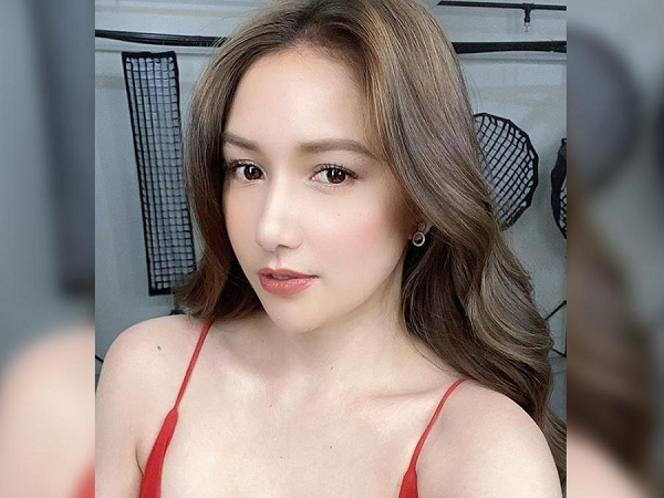 Trước khi  tập tành làm game thủ, Faye Lorenzo là một hot girl, diễn viên vô cùng nổi tiếng đến từ Philippines. Cô nàng sở hữu hơn 6,6 vạn người theo dõi trên Instagram.