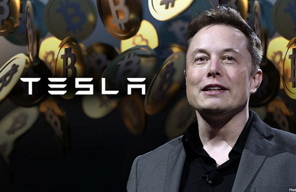 Khi còn là một đứa trẻ, Elon Musk thường hay nhìn về phía xa xăm khi bố mẹ cố gắng nói chuyện với ông và điều này đã khiến họ nghĩ rằng ông gặp khó khăn trong vấn đề nghe. Tuy nhiên, sự thật là Elon Musk chỉ đang ngồi mơ mộng mà thôi.