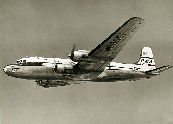  Chuyến bay Pan Am 914 của hãng hàng không Pan America cất cánh vào ngày 2/7/1955 từ New York đến Miami, Mỹ với 61 người trên máy bay. Nhưng không lâu sau khi cất cánh, chuyến bay bị mất tín hiệu, không ai biết chuyện gì đã xảy ra với nó.