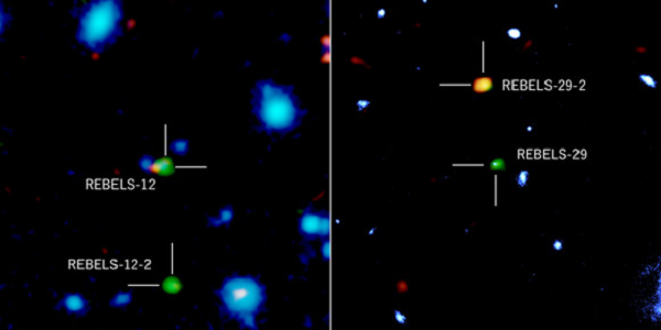 ALMA - hệ thống kính thiên văn khổng lồ, tối tân đặt trên sa mạc "tử thần" Acatama (Chile) đã chụp được hình ảnh quá khứ của 2 thiên hà REBELS-12-2 và REBELS-29-2.