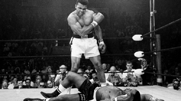 Tên thật là Cassius Marcellus Clay Jr, Muhammad Ali là võ sĩ quyền Anh vĩ đại, 3 lần vô địch giải Vô địch quyền Anh hạng nặng thế giới và là người tiên phong mở ra sự bình đẳng trong làng thể thao thế giới cho những vận động viên da màu khác.