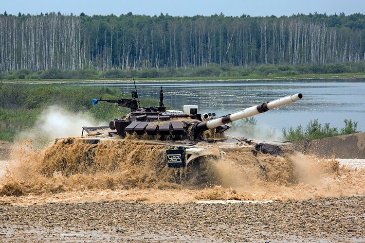 Với màn trình diễn tuyệt vời của mình tại Tank Biathlon 2017,  xe tăng T-72B3 vẫn thể hiện mình là mẫu xe tăng tốt nhất tại cuộc thi này thậm chí giờ đây nó còn có cả một biến thể nâng cấp mới T-72B3M (2017), và là điểm sáng của Tank Biathlon năm nay thậm chí lu mờ cả những cái tên mới như Type 96B của Trung Quốc hay T-90S Bhishma Ấn Độ. Nguồn ảnh: Defence.Ru.