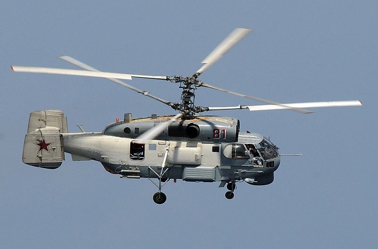 Trực thăng săn ngầm  Kamov Ka-27 có lẽ đã quá quen thuộc trong biên chế hải quân các nước trong đó có cả Việt Nam, tuy nhiên ngoài các biến thể quân sự dòng trực thăng này còn có một loạt biến thể khác dành cho các hoạt động dân sự. Nổi bật nhất và thiết thực nhất trong số đó là Ka-32A1. Nguồn ảnh: Wikipedia.