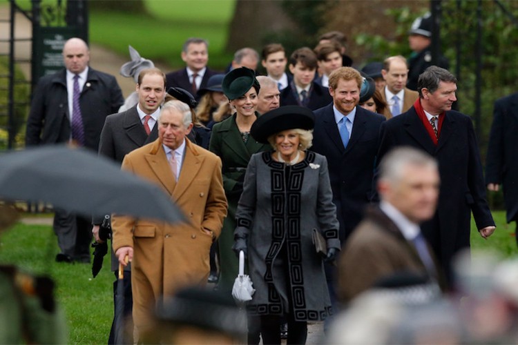 Theo Insider, Mặc dù  gia đình Hoàng gia Anh chỉ nắm giữ quyền lực biểu tượng, nhưng Nữ hoàng Elizabeth II và các thành viên hoàng gia vẫn có thể nhận được hàng triệu USD thông qua các hoạt động du lịch. Vậy các thành viên Hoàng gia Anh thực sự giàu đến cỡ nào? Mời độc giả cùng tìm hiểu thông qua một số thông tin thú vị sau đây. Nguồn ảnh: Insider.