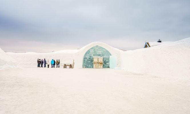  Khách sạn Icehotel năm nay có 35 phòng do 36 kiến trúc sư, nghệ sĩ đến từ 17 quốc gia thiết kế.