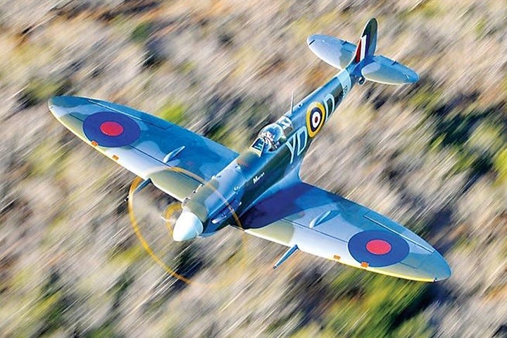 Supermarine Spitfire không chỉ là một  máy bay tiêm kích. Nó còn là biểu tượng của ý chí dân tộc Anh trong cuộc đối đầu nghẹt thở với không quân Đức Quốc xã năm 1940.