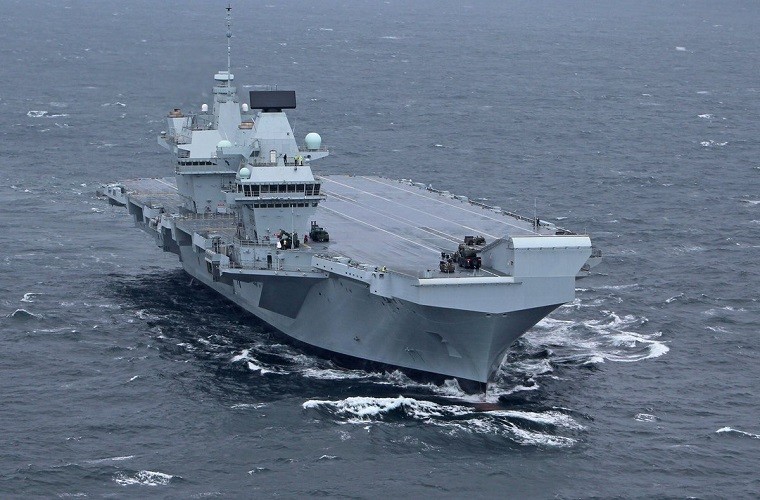 Theo tờ The Guardian của Anh đưa tin, Hải quân Anh và Australia đang thảo luận về kế hoạch đưa tàu sân bay HMS Queen Elizabeth tới khu vực châu Á - Thái Bình Dương, như một phần nỗ lực của London trong việc duy trì an ninh, tự do hàng hải trong khu vực giữa bối cảnh hiện tại. Nguồn ảnh: islandecho.co.uk.