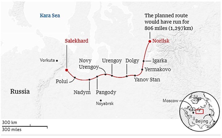 Tuyến  đường sắt Liên Xô trên được nhà lãnh đạo Liên Xô Stalin khởi xướng năm 1947, dự kiến kết nối những vùng xa xôi hẻo lánh, địa hình hiểm trở của vùng gần Bắc cực.