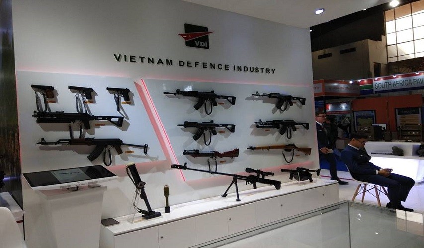 Theo Truyền hình Quốc phòng Việt Nam, tham gia triển lãm quốc phòng quốc tế Indonesia -  Indodefense 2018, Việt Nam trưng bày ba nhóm sản phẩm gồm: sản phẩm vũ khí lục quân, sản phẩm tàu của Tổng cục Công nghiệp Quốc phòng và nhóm sản phẩm của Tập đoàn Công nghiệp Viễn thông Viettel. Đây là những sản phẩm đã được trang bị và thử nghiệm trong thực tế huấn luyện phòng thủ và sẵn sàng chiến đấu của Quân đội Nhân dân Việt Nam.