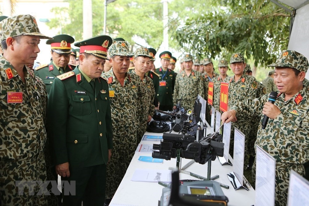 Súng ngắn Jericho 941 hay còn được  Đặc công Việt Nam chú thích là “súng ngắn đặc nhiệm” được giới thiệu trong đợt Diễn tập thử nghiệm một số loại vũ khí, trang bị và chống bạo loạn năm 2018 mới đây, do Binh chủng Đặc công tổ chức tại Lữ đoàn Đặc công bộ 113. Nguồn ảnh: TTXVN.