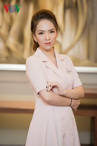 Tham dự một chương trình tại Hà Nội,  Đan Lê đảm nhiệm vai trò người dẫn chương trình.