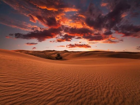 Gobi, Mông Cổ, là  sa mạc lớn nhất châu Á, lớn thứ năm trên thế giới, nằm giữa Trung Quốc và Mông Cổ.