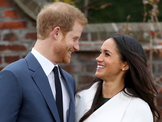 Đám cưới của  Hoàng tử Harry và Meghan Markle đang là tâm điểm của mọi chú ý. Một trong số đó là liệu Công chúa Hoàng gia tương lai của xứ Wales sẽ đeo chiếc vương miện như thế nào.