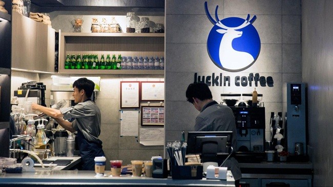 Lukin Coffee - đối thủ lớn của Starbucks tại Trung Quốc cho biết, Giám đốc vận hành (COO) Jian Liu của thương hiệu này đã cấu kết với một số nhân viên để giả số liệu về doanh thu năm 2019 với số liệu lệch đến 2,2 tỷ nhân dân tệ