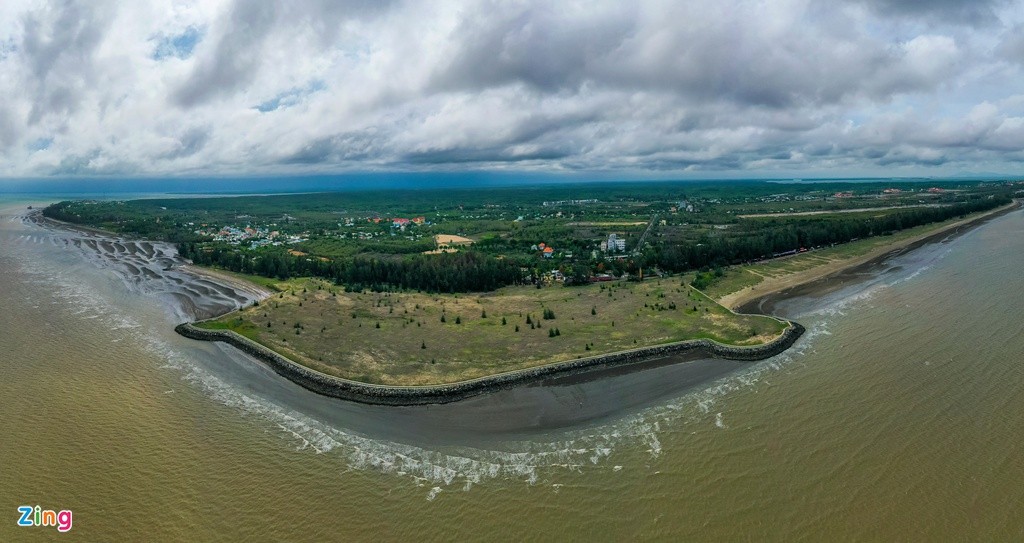  Khu đô thị du lịch lấn biển Cần Giờ (Saigon Sunbay) tại huyện Cần Giờ, TP.HCM có quy mô 2.870 ha, do Công ty cổ phần Đô thị du lịch Cần Giờ (CTC) làm chủ đầu tư. CTC là công ty con của Tập đoàn Vingroup, trong đó Vingroup sở hữu hơn 97% cổ phần.