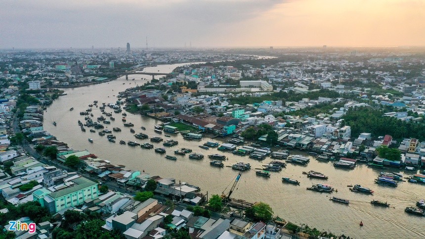 Chợ nổi Cái Răng thuộc TP Cần Thơ là một trong những điểm thu hút du khách du lịch ở miền Tây.