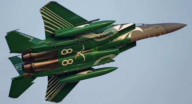 Vào ngày 11 tháng 11 năm 1990, một phi công  tiêm kích F-15 thuộc Phi đội số 2 của lực lượng không quân Ả Rập Xê Út đã đào tẩu cùng với một máy bay chiến đấu F-15C Eagle tới Sudan