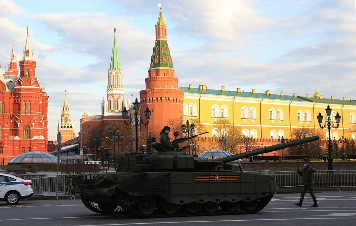 Hàng loạt các khí tài quân sự cực khủng của quân đội Nga đã có mặt tại thủ đô Moscow, sẵn sàng cho buổi lễ  duyệt binh mừng Ngày Chiến Thắng, sẽ diễn ra vào cuối tuần này.