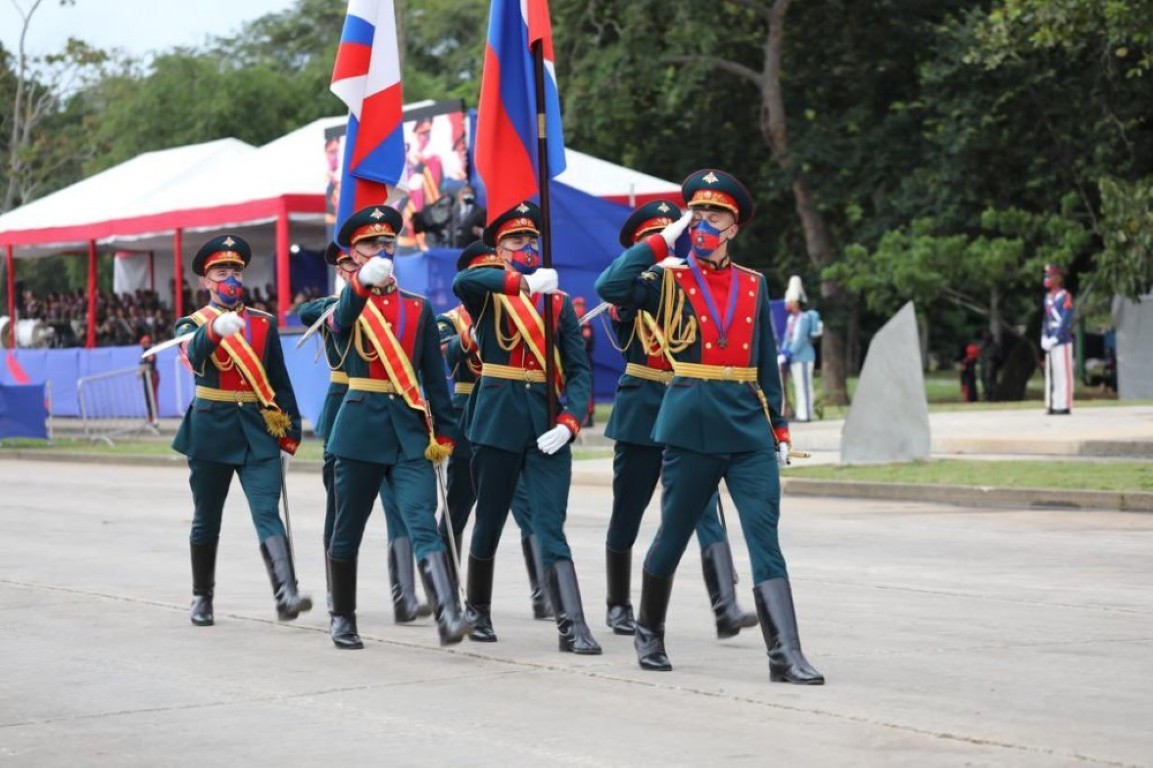 Cuộc duyệt binh với dàn khí tài quân sự cực khủng của  Quân đội Venezuela, vừa được tiến hành hồi cuối tuần trước. Đây là cuộc duyệt binh kỷ niệm 200 năm chiến thắng Carabobo - cuộc chiến khai sinh ra đất nước Venezuela.