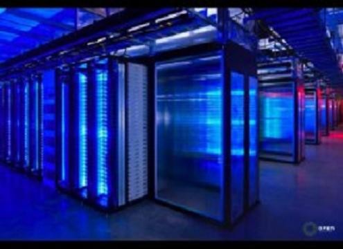 Hệ thống máy chủ (compute servers) và dãy làm nóng (hot aisle).