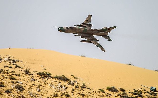 Theo các nguồn tin quân sự, vào ngày 4/3, một máy bay tiêm kích bom Su-22 của Không quân Syria đang thực hiện nhiệm vụ trên bầu trời tỉnh Idlib, đã bị máy bay chiến đấu  F-16 của Không quân Thổ Nhĩ Kỳ phóng tên lửa AIM-120 tấn công; nhưng chiếc tiêm kích bom Su-22 đã kịp thời phát hiện mối nguy hiểm và tránh được đòn đánh chết người của tên lửa AIM-120.