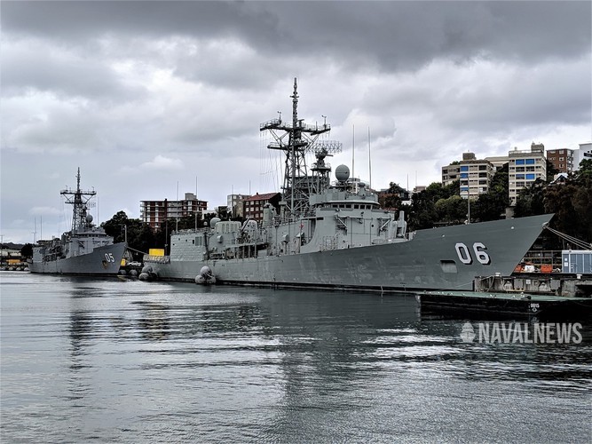 Hai chiến hạm cũ của  hải quân Australia (RAN) bao gồm HMAS Melbourne (FFG 05) và HMAS Newcastle (FFG 06) đã chính thức được bàn giao cho đối tác trong một buổi lễ tổ chức tại căn cứ hải quân HMAS Watson ở Sydney.