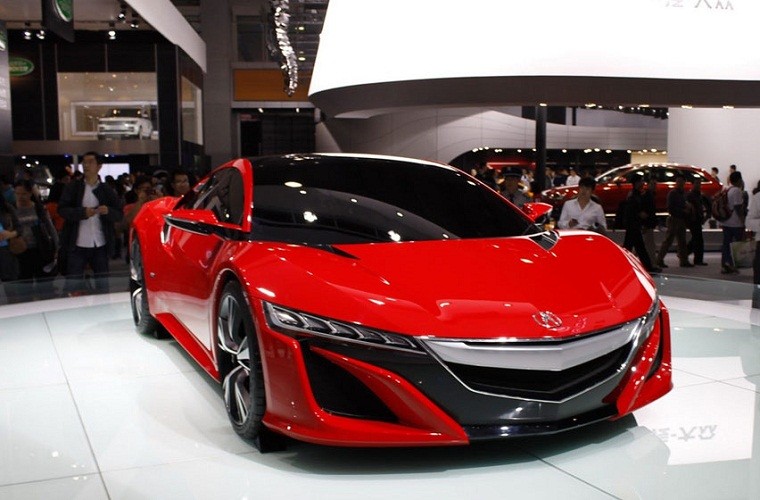 1. Honda NSX 2015: Phiên bản NSX 2015 sẽ được Honda chính thức công bố tại triển lãm Detroit Motor Show. Giá khởi điểm dự kiến vào khoảng 100.000 USD và cạnh tranh trực tiếp với chiếc Porsche 911...