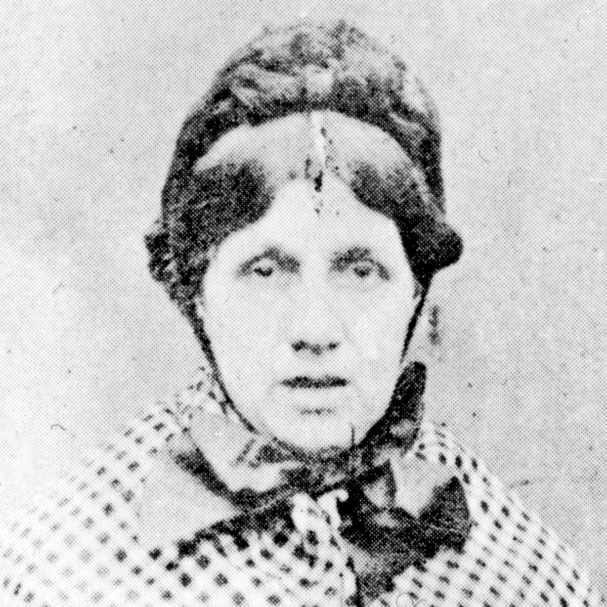 Mary Ann Cotton là một trong những  nữ sát thủ tàn ác nhất trong lịch sử. Mary đã đầu độc chồng, bạn bè, mẹ ruột và cả những đứa con của bà ta bằng chất độc asen. Sau cùng, nữ sát thủ này đã bị bắt giữ và xử tội chết bằng hình thức treo cổ. Ảnh The Sun.