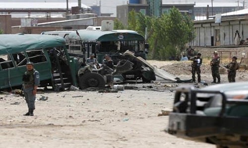 Reuters dẫn lời các nhà chức trách cho hay, phiến quân  Taliban đánh bom liều chết ở Afghanistan, nhằm vào chiếc xe buýt chở các học viên cảnh sát mới tốt nghiệp ở khu vực ngoại ô phía tây thủ đô Kabul.