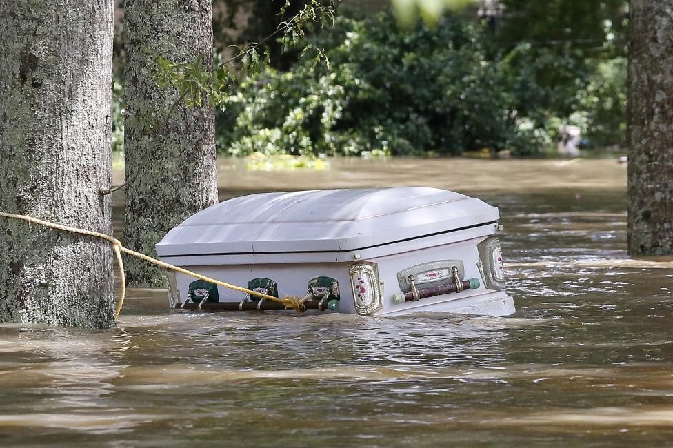 Cảnh tượng ngập lụt kinh hoàng ở Mỹ xảy ra tại nhiều khu vực khắp bang Louisiana trong bối cảnh chính quyền Tổng thống Barack Obama đã ban bố tình trạng thảm họa tại bang này.