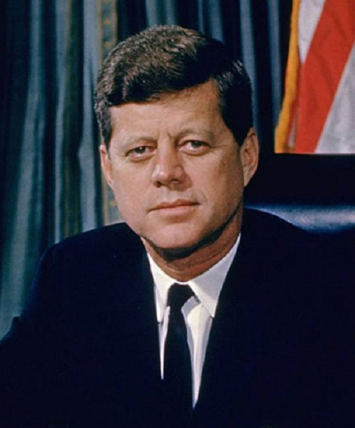 Cựu  Tổng thống Mỹ John F. Kennedy nhận được sự ủng hộ cao nhất của người dân. Tỷ lệ ủng hộ trung bình của người dân đối với vị tổng thống Mỹ thứ 35 này là 70,53%. Ông giữ vai trò là người đứng đầu Nhà Trắng trong suốt 2 năm 9 tháng (từ năm 1961 đến 1963).