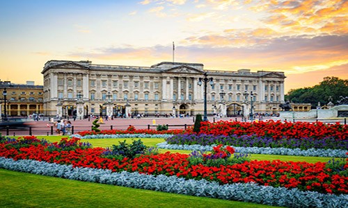 Cung điện Buckingham ở thủ đô London (Anh) là một trong những nơi ở của  Nữ hoàng Anh Elizabeth II.