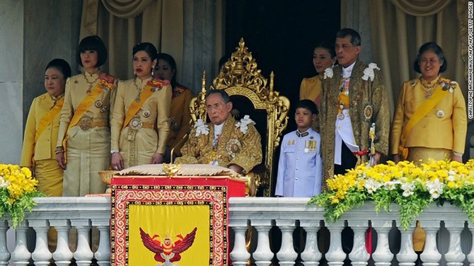 Quốc vương Thái Lan Bhumibol Adulyadej qua đời vào ngày 13/10, hưởng thọ 88 tuổi. Đây là một trong những sự kiện thế giới nổi bật trong 3 tháng cuối năm 2016.