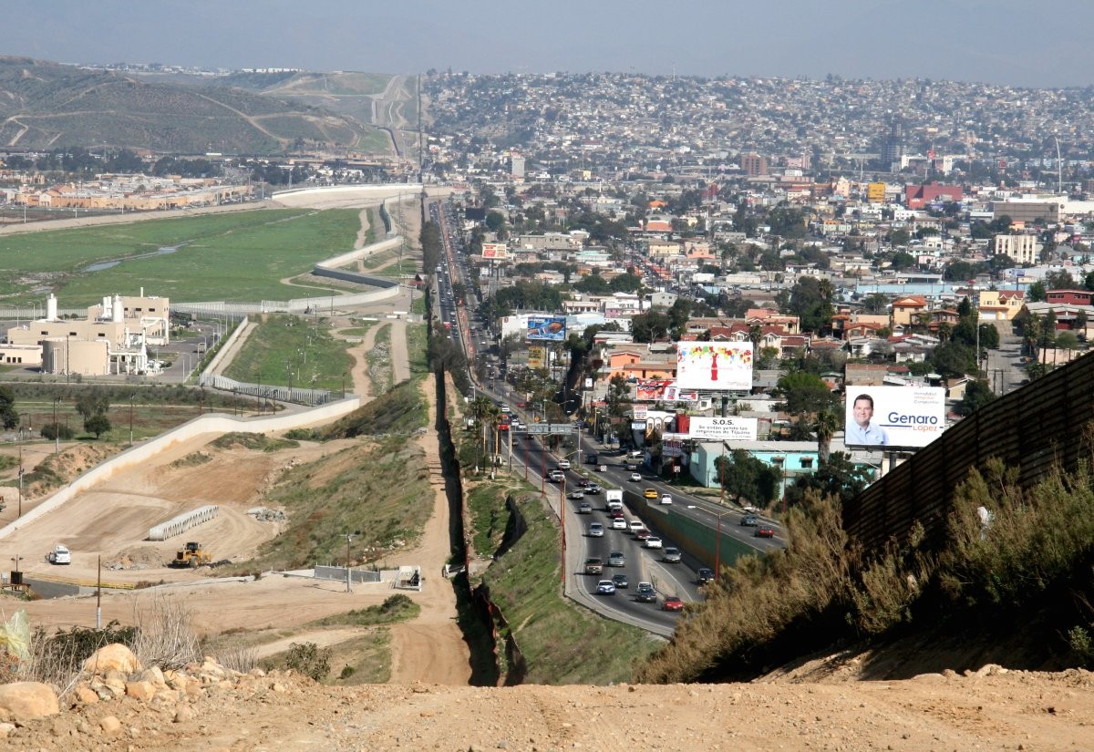 Phóng viên của Reuters đã ghé thăm và ghi lại cuộc sống của những người dân sống tại Tijuana, khu vực  biên giới Mỹ-Mexico. Ảnh: BI.