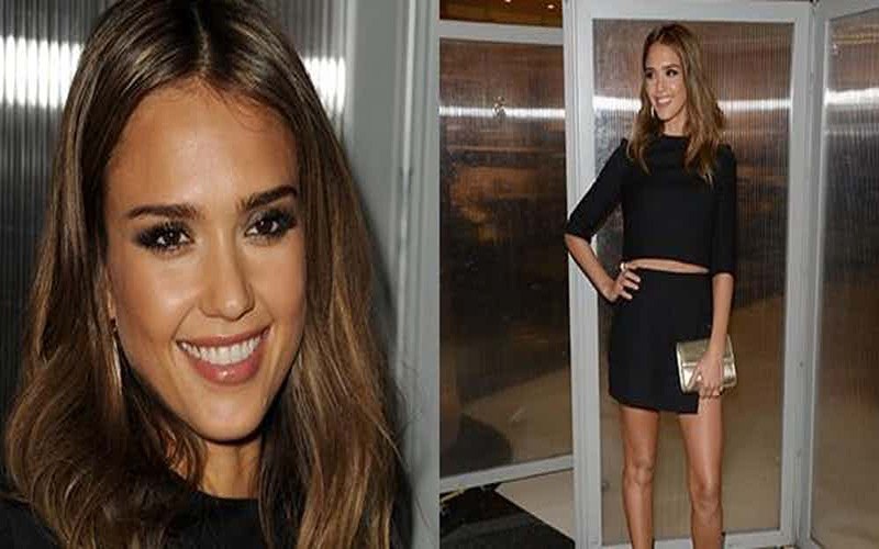 Nữ diễn viên xinh đẹp Jessica Alba là một trong những người hâm mộ cuồng nhiệt của môn thể thao  bóng bầu dục Mỹ. Cô là fan của đội bóng bầu dục Oakland Raiders. Ảnh: The Richest.