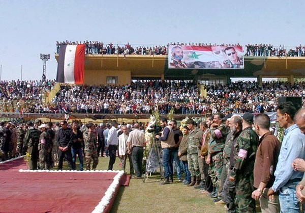 Hãng Fars (Iran) đưa tin, đám tang của ông Issam Zahreddine, vị tướng Syria thiệt mạng ở Deir Ezzor, đã diễn ra tại thị trấn al-Suwayda hôm 20/10. Ảnh: FNA.