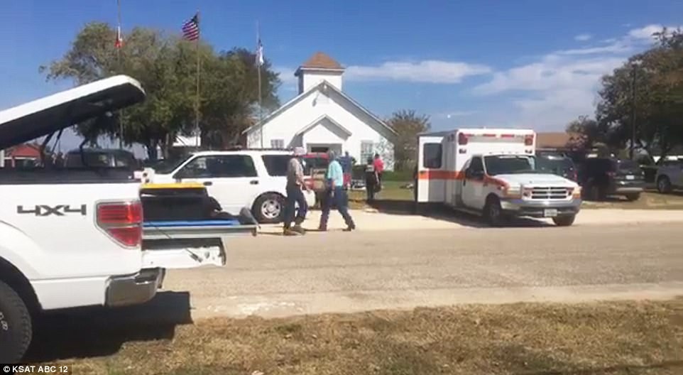 Theo Daily Mail đưa tin, vụ  xả súng ở Mỹ xảy ra tại nhà thờ First Baptist ở khu vực Sutherland Springs, bang Texas, vào khoảng 11h30 sáng ngày 5/11 (giờ địa phương). Ảnh: Daily Mail.