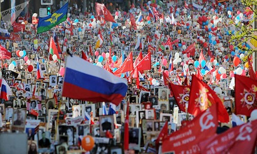 Theo Sputnik, hơn 1 triệu người đã tham gia vào cuộc  diễu hành "Trung đoàn bất tử" tại thủ đô Moscow năm nay nhân dịp kỷ niệm 73 năm Ngày Chiến thắng Phát xít 9/5. Ảnh: Sputnik.