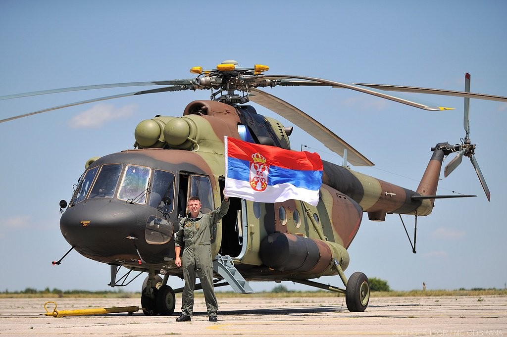 Theo Sputnik, công ty sản xuất trực thăng Russian Helicopters của Nga chuẩn bị ký hợp đồng bán 48 chiếc  trực thăng Mi-17-V5 cho Ấn Độ. Ảnh: Defence Blog.