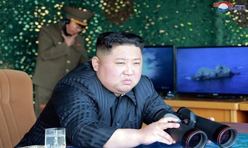 Hãng thông tấn Reuters mới đây đăng tải loạt ảnh ấn tượng về nhà lãnh đạo Triều Tiên Kim Jong-un trong vai trò Tổng Tổng Tư lệnh Tối cao Kim Jong-un Quân đội Triều Tiên. (Nguồn ảnh: Reuters)