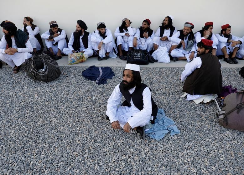 Theo hãng thông tấn Reuters, Chính phủ  Afghanistan đã phóng thích 900 tù nhân Taliban nhằm đáp lại việc lực lượng nổi dậy này đề xuất ngừng bắn trong kỳ nghỉ lễ Eid Al-Fitr. (Nguồn ảnh: Reuters)