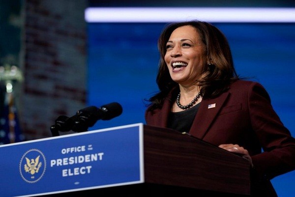 Theo Business Insider, Phó Tổng thống đắc cử Mỹ Kamala Harris (ảnh) dự kiến sẽ tuyên thệ nhậm chức vào ngày 20/1/2021. Sau khi chính thức nhậm chức, bà sẽ được hưởng những đặc quyền nhất định của một  Phó Tổng thống Mỹ. Ảnh: AP.