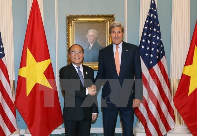  Chủ tịch Quốc hội Nguyễn Sinh Hùng đã có cuộc gặp thân mật Ngoại trưởng Hoa Kỳ John Kerry. (Nguồn: TTXVN)