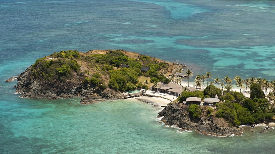 Hòn đảo nhỏ vùng Caribbean này trở thành điểm đến sang trọng cho những gia đình quý tộc tại Vương quốc Anh, các nhân vật nổi tiếng và giới siêu giàu. Công chúa Margaret thường đến  đảo Mustique để nghỉ dưỡng cùng gia đình suốt nhiều thập kỷ. Năm 2018 là cột mốc đánh dấu kỷ niệm 60 năm hòn đảo Mustique được ghi nhận là thiên đường nghỉ dưỡng của Hoàng gia Anh. Đảo Mustique chính thức được mua với giá 45.000 bảng Anh từ năm 1958. Ảnh: Mustique Island.